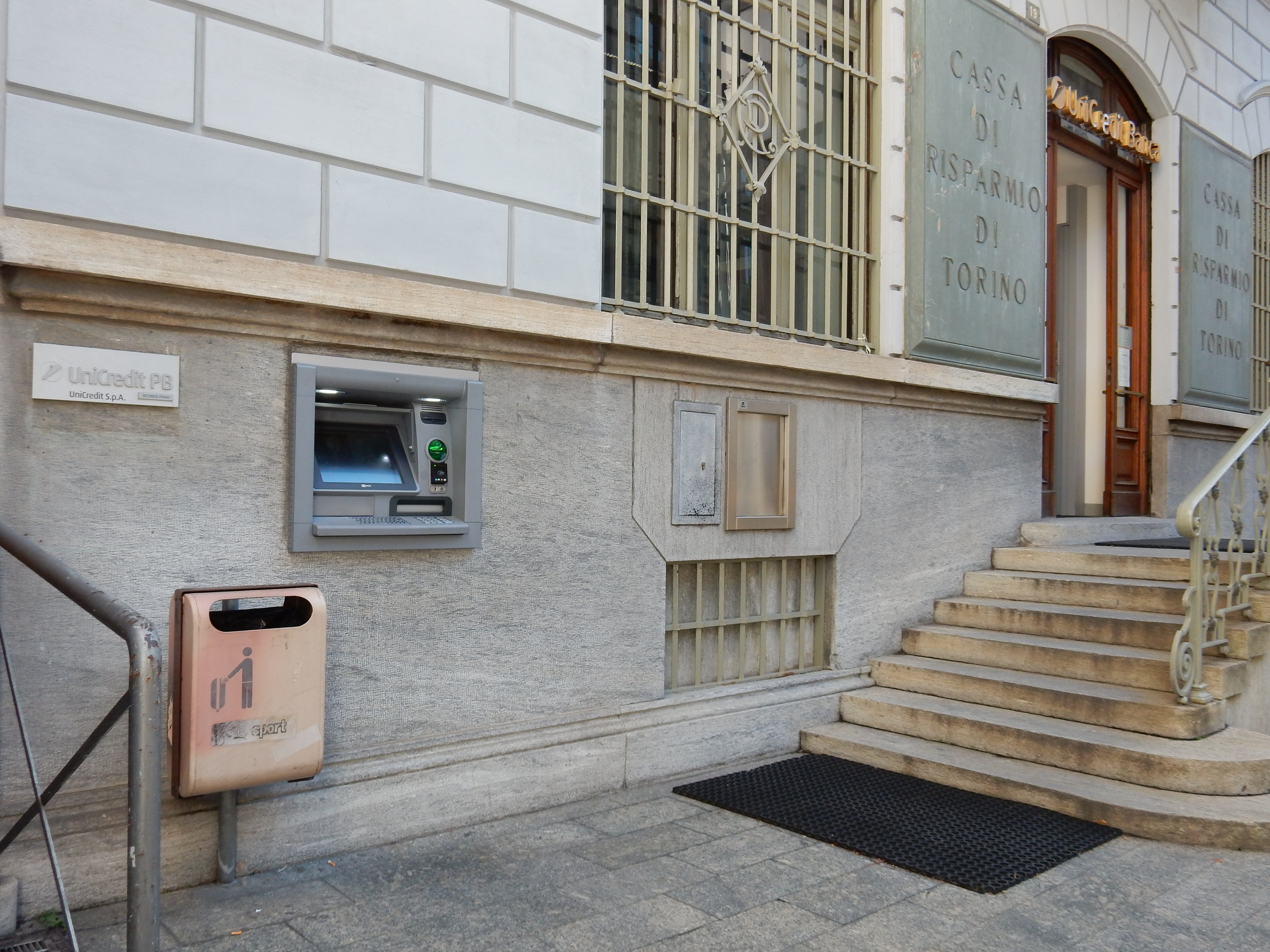 Banca UNICREDIT