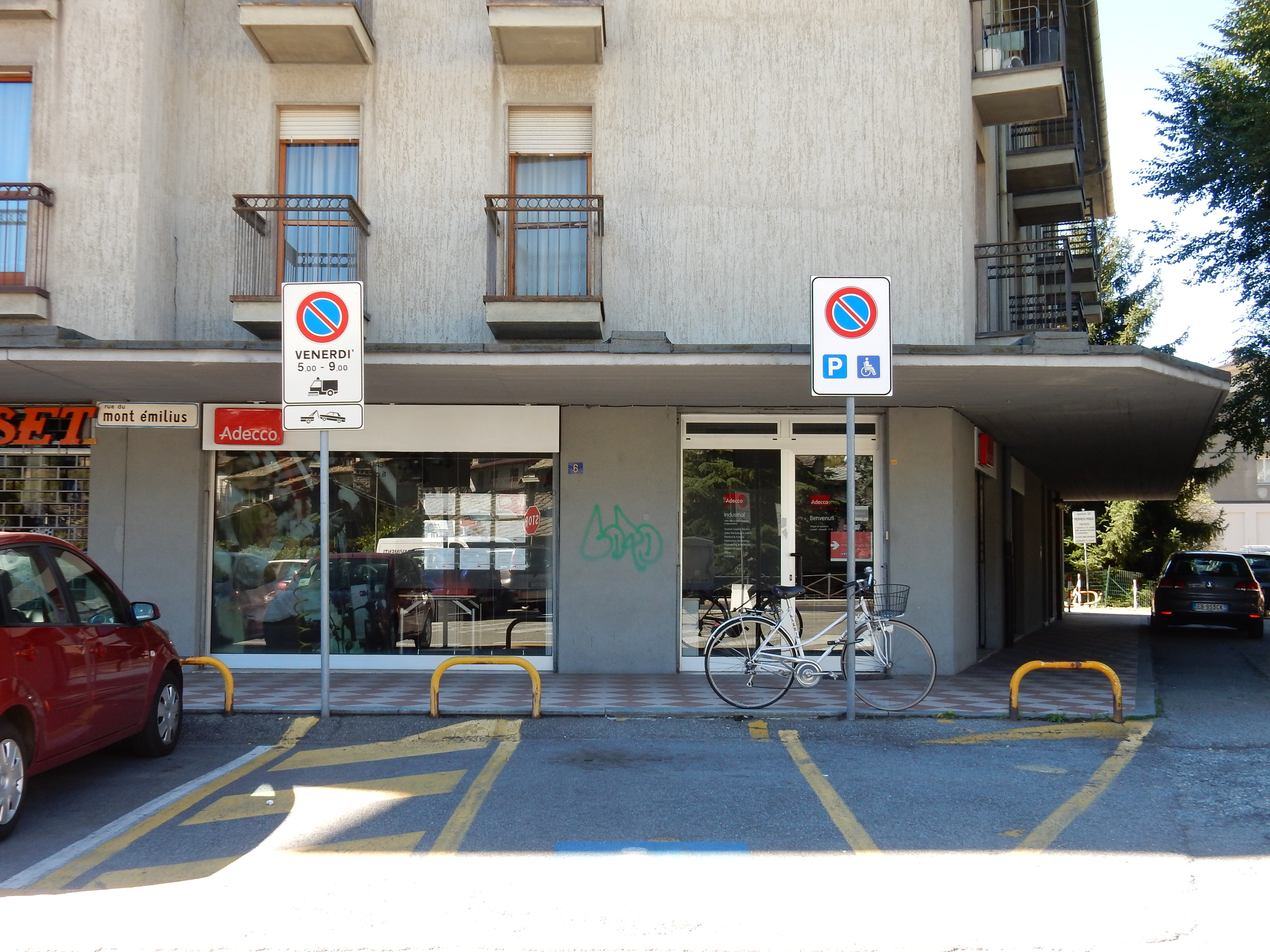 Via Monte Emilius, 6